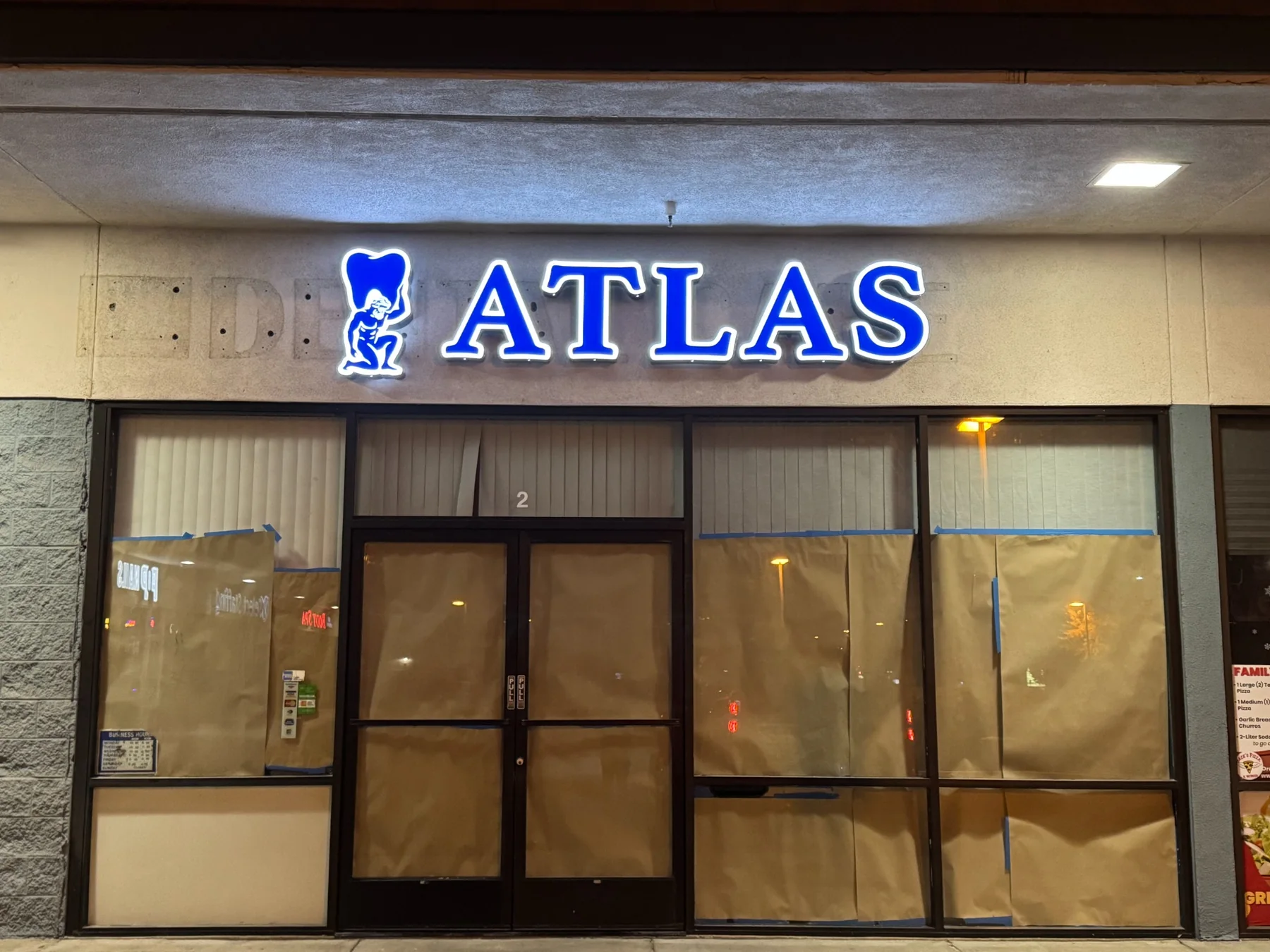 Letras iluminadas de Atlas