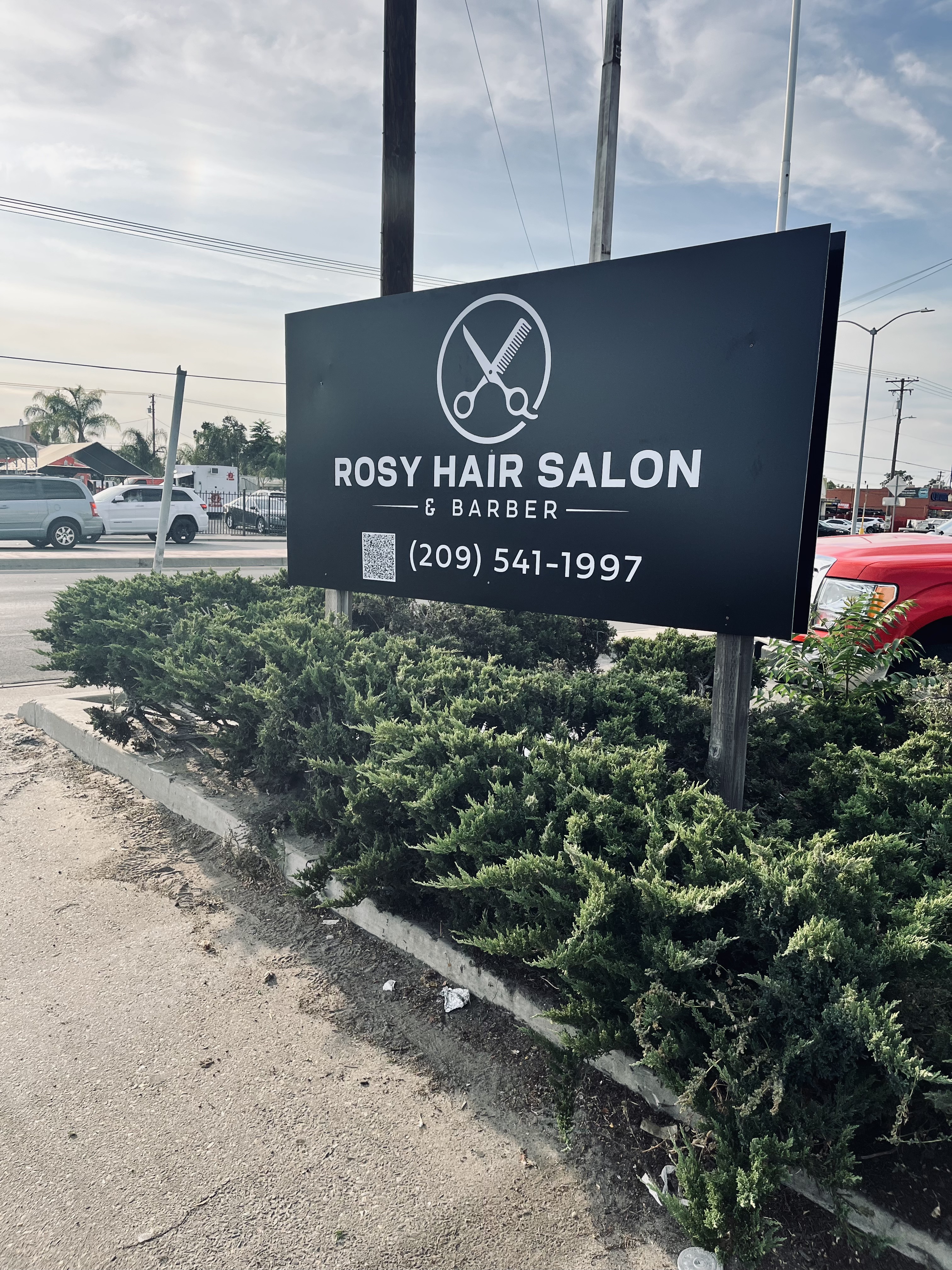 08 Updated parking sign — Rosy's Hair Salon & Barber — Modesto, CA